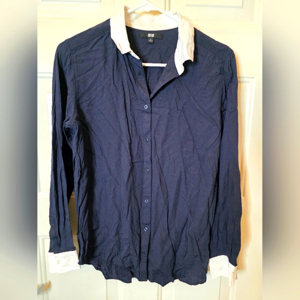 Uniqlo Long Sleeve Button Up‎ Collared Shirt Navy Blue And White Size Small
